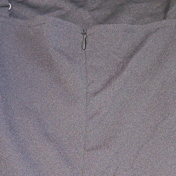 Elegant Black Sleeveless Dress With Adjustable Straps And Has Pockets - Picture 7 of 10